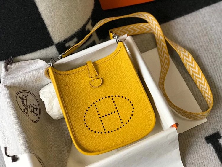 Hermes mini calf leather hollow shoulder crossbody buckle women's bag | Outfitreps Spreadsheet