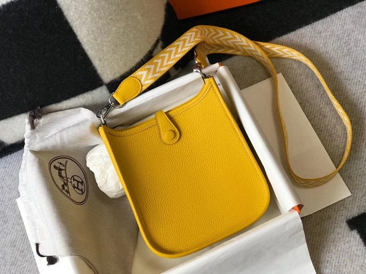 Hermes mini calf leather hollow shoulder crossbody buckle women's bag | Outfitreps Spreadsheet