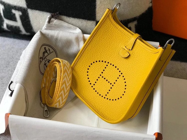 Hermes mini calf leather hollow shoulder crossbody buckle women's bag | Outfitreps Spreadsheet