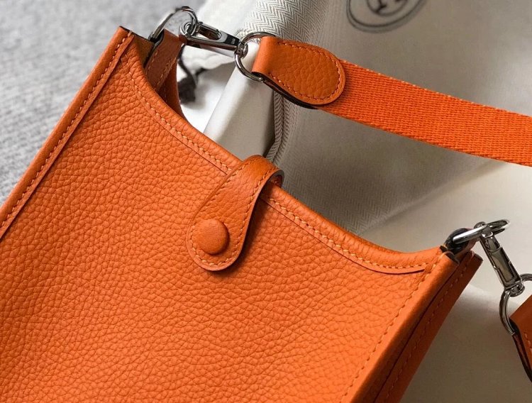 Hermes mini calf leather hollow shoulder crossbody buckle women's bag | Outfitreps Spreadsheet