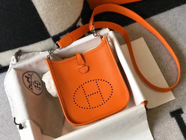 Hermes mini calf leather hollow shoulder crossbody buckle women's bag | Outfitreps Spreadsheet