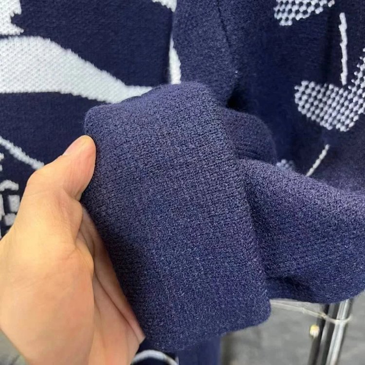 Burberry warhorse logo sweater | Outfitreps Spreadsheet