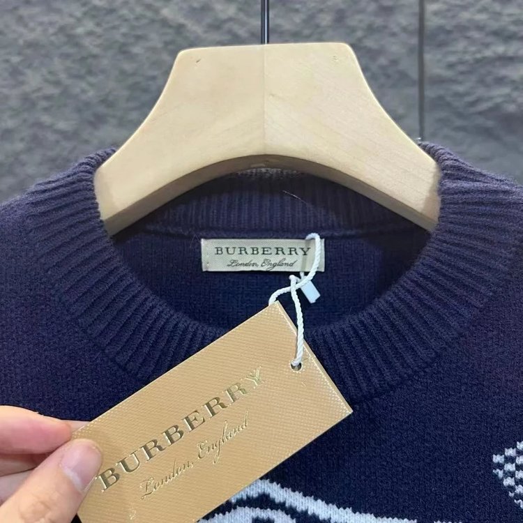 Burberry warhorse logo sweater | Outfitreps Spreadsheet