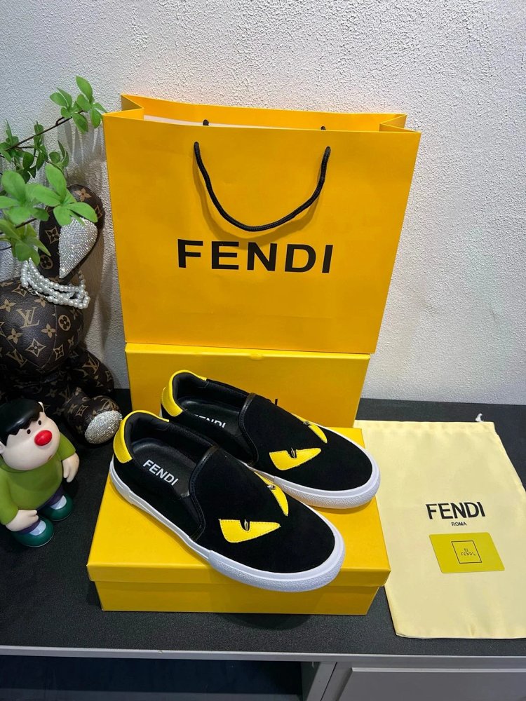 Fendi Monster stomps on board shoes with one foot | Outfitreps Spreadsheet