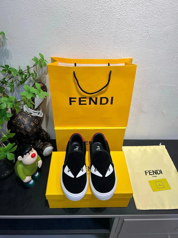Fendi Monster stomps on board shoes with one foot | Outfitreps Spreadsheet