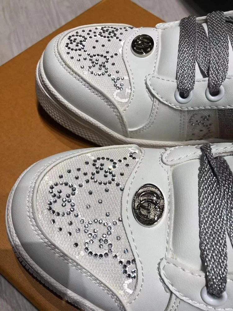 GUCCI dirty shoes, white rhinestone style fashionable board shoes | Outfitreps Spreadsheet