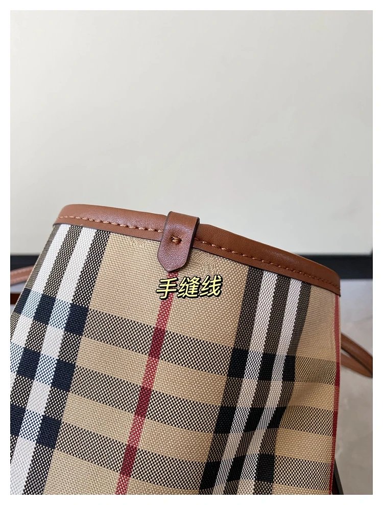 Burberry plaid pattern tote bag | Outfitreps Spreadsheet