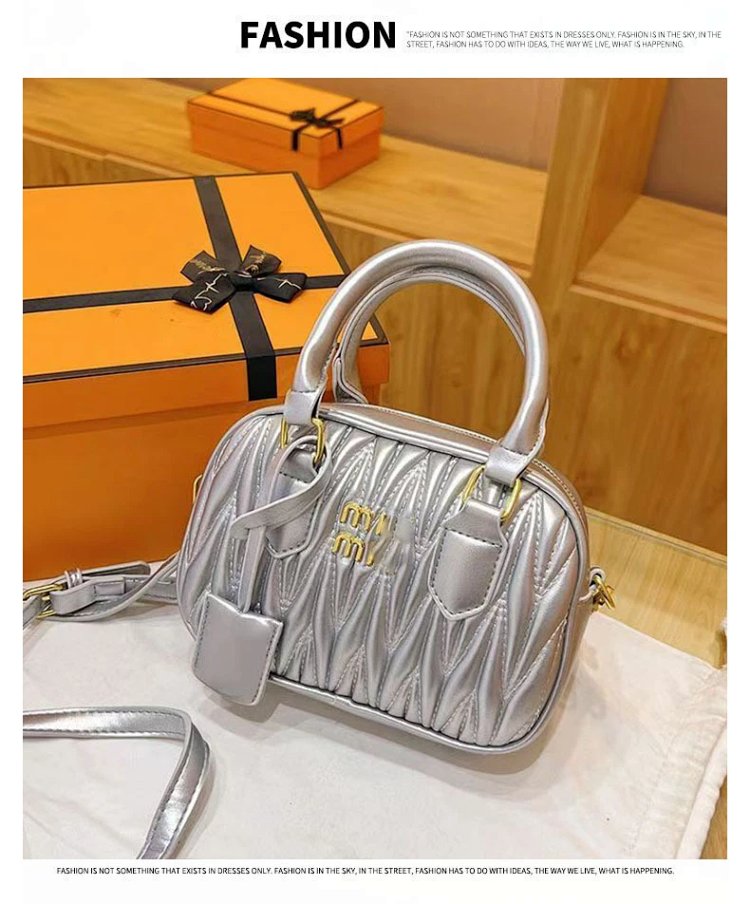 miumiu Retro leather crossbody bag | Outfitreps Spreadsheet