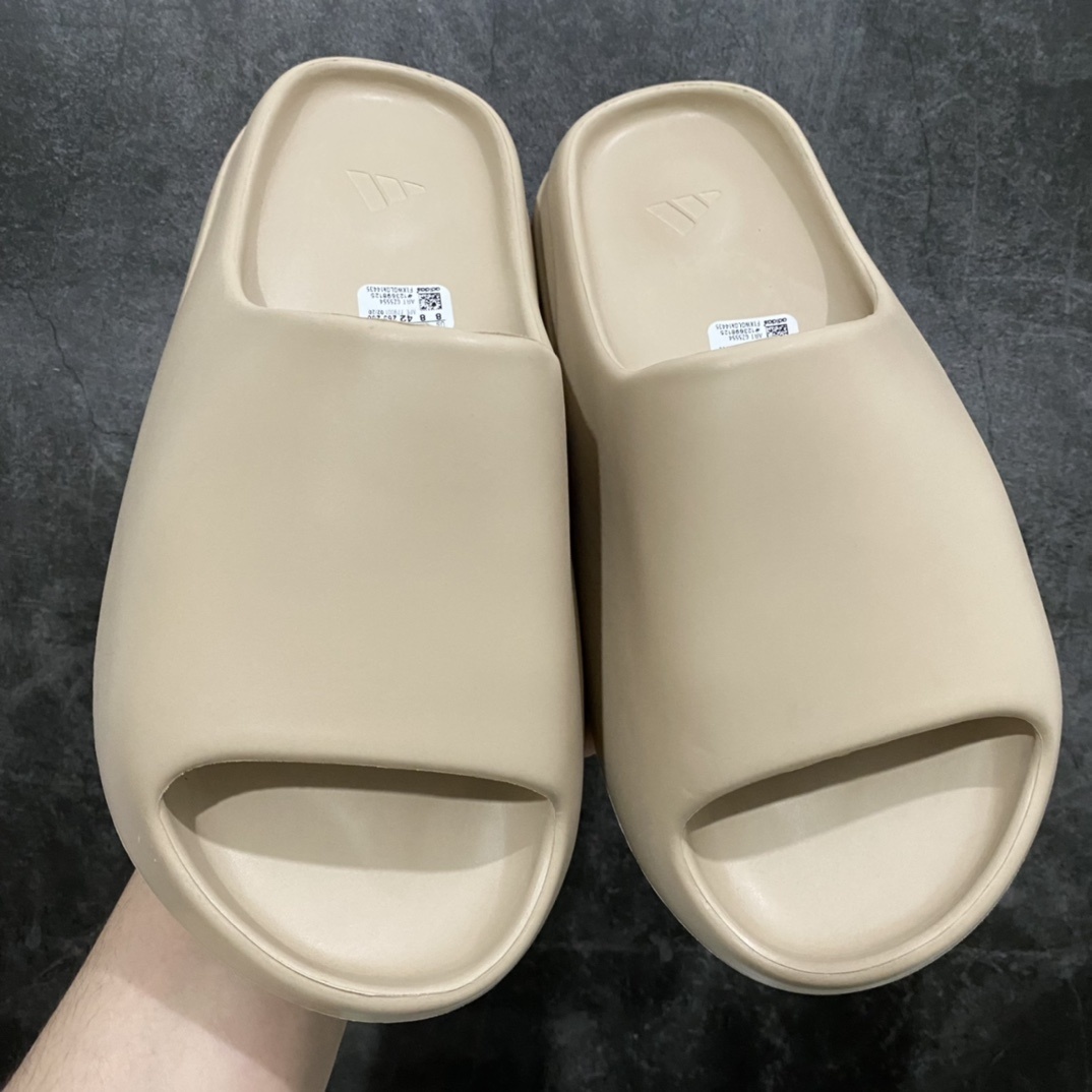 Adidas slippers  T538012
