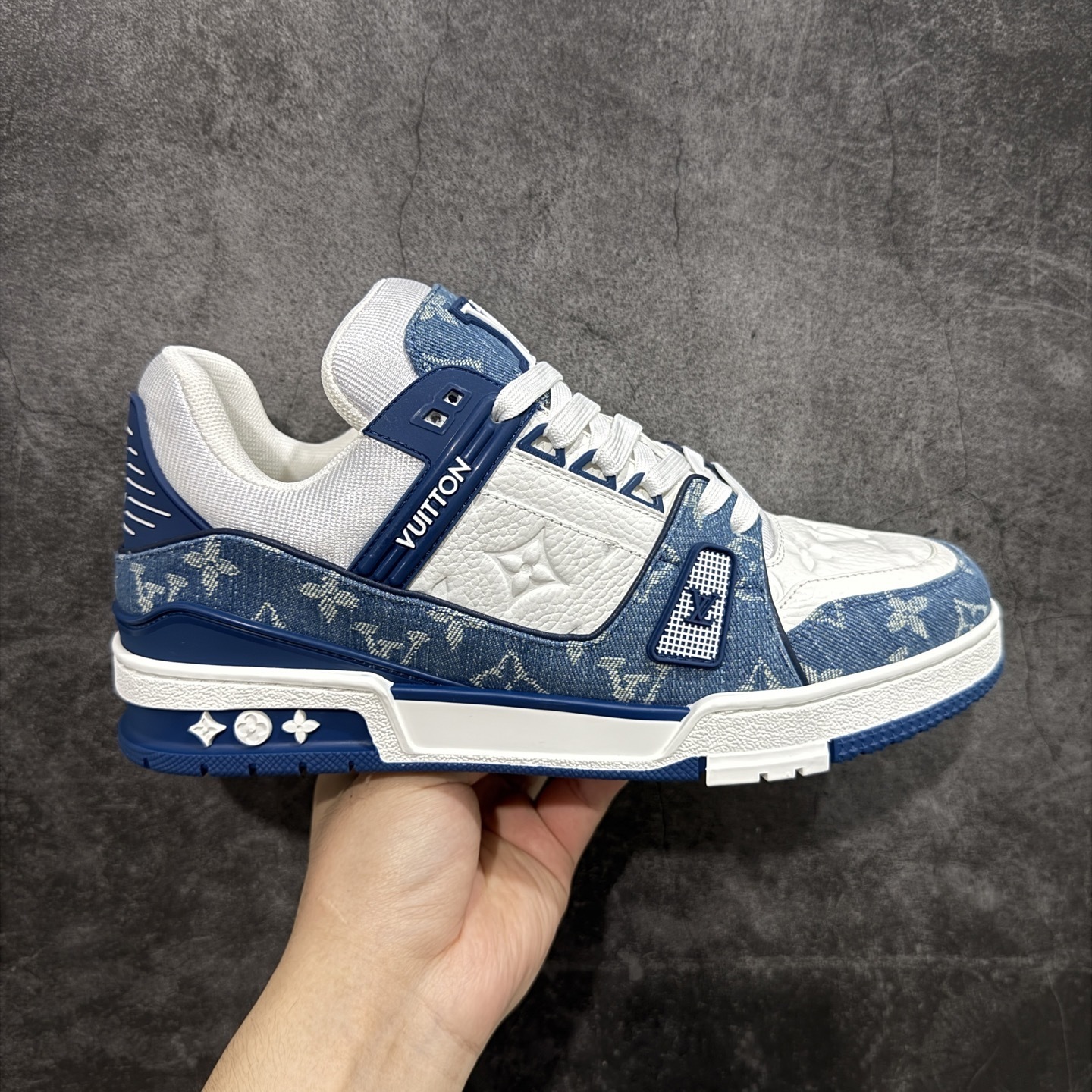 Louis Vuitton Trainer Sneaker T538001 | Outfitreps Spreadsheet