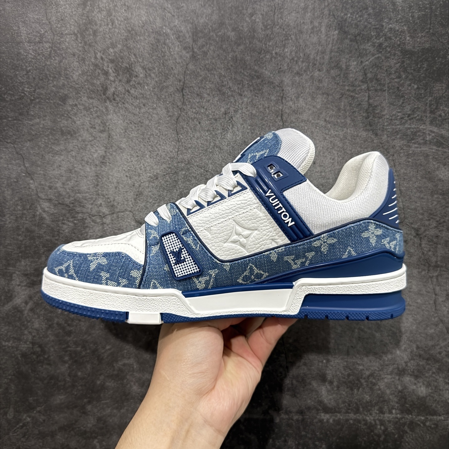 Louis Vuitton Trainer Sneaker T538001 | Outfitreps Spreadsheet