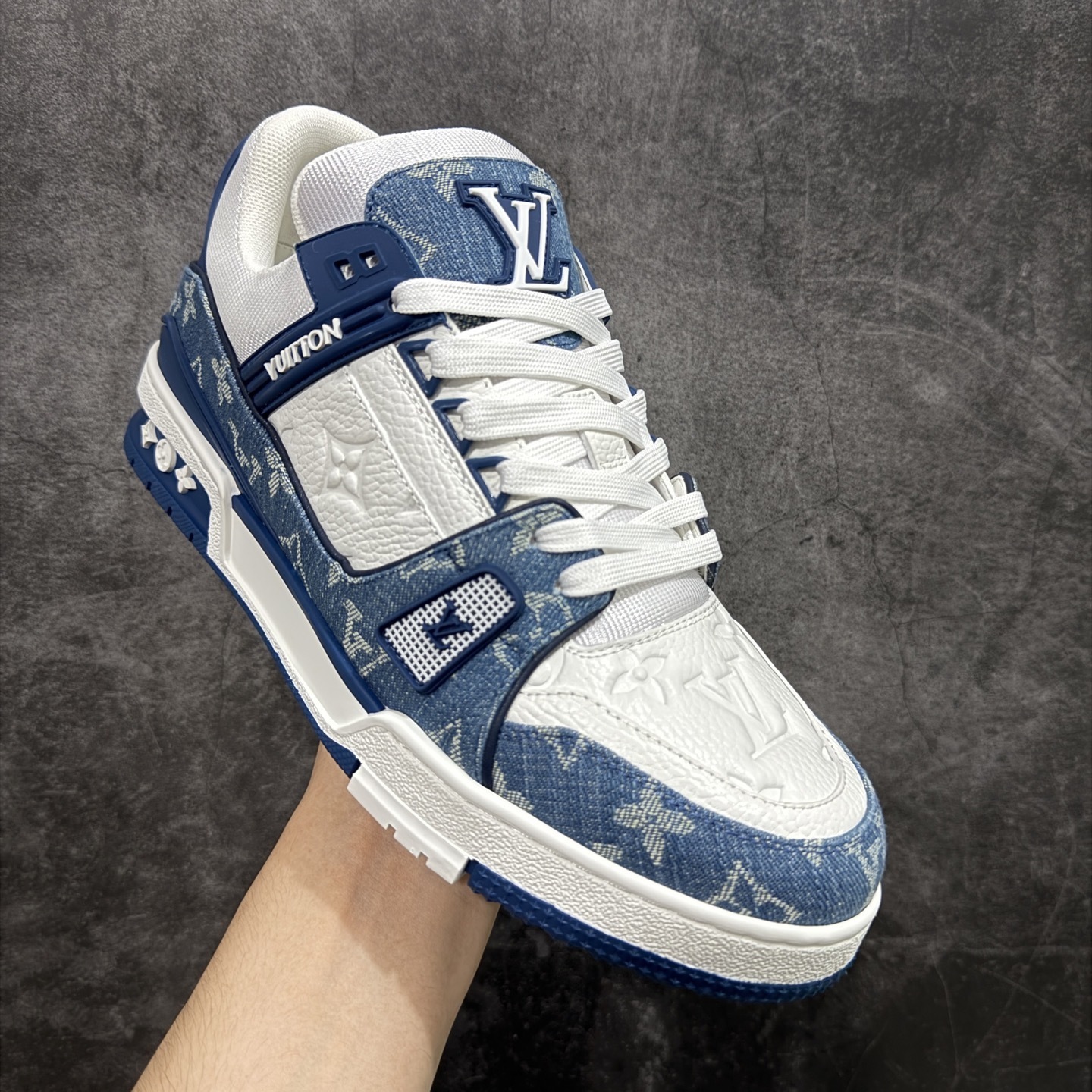 Louis Vuitton Trainer Sneaker T538001 | Outfitreps Spreadsheet