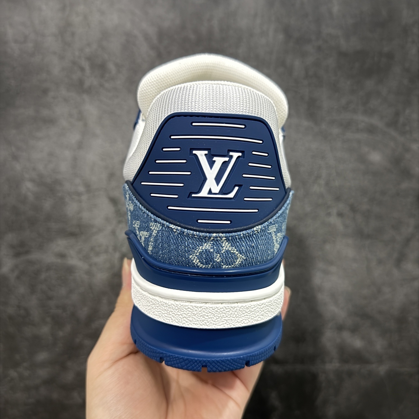 Louis Vuitton Trainer Sneaker T538001 | Outfitreps Spreadsheet