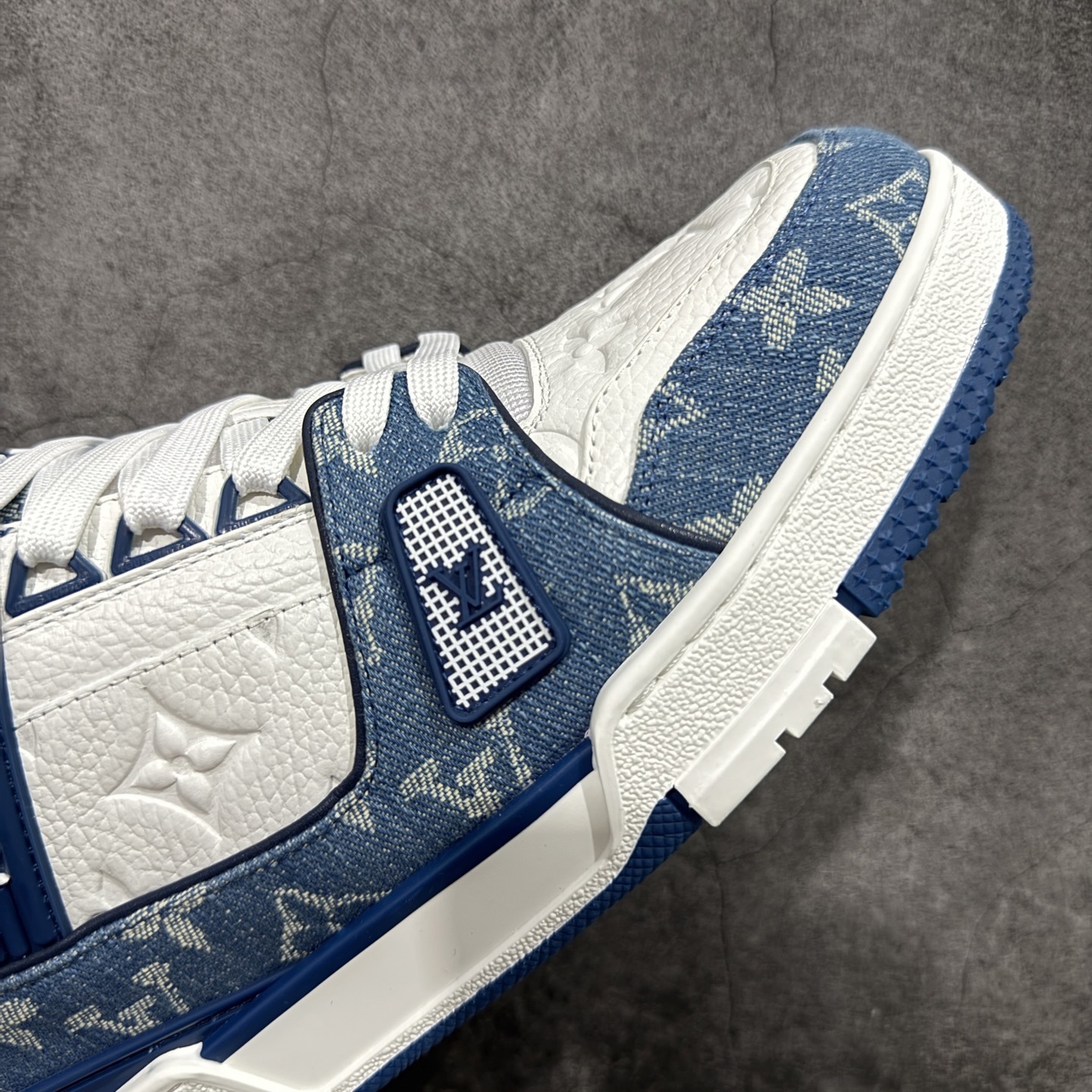Louis Vuitton Trainer Sneaker T538001 | Outfitreps Spreadsheet