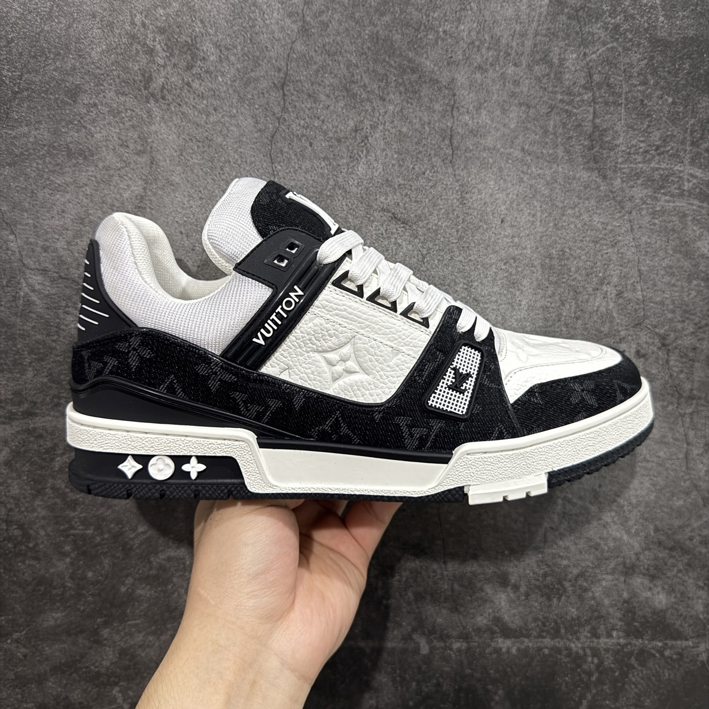 Louis Vuitton Trainer Sneaker T538004 | Outfitreps Spreadsheet