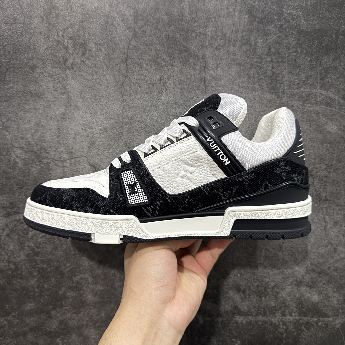 Louis Vuitton Trainer Sneaker T538004 | Outfitreps Spreadsheet