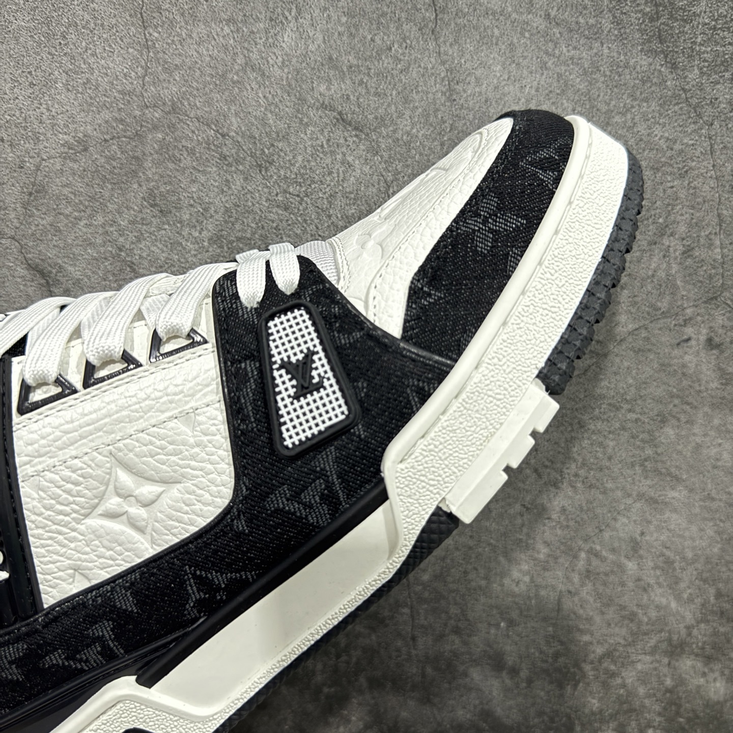 Louis Vuitton Trainer Sneaker T538004 | Outfitreps Spreadsheet