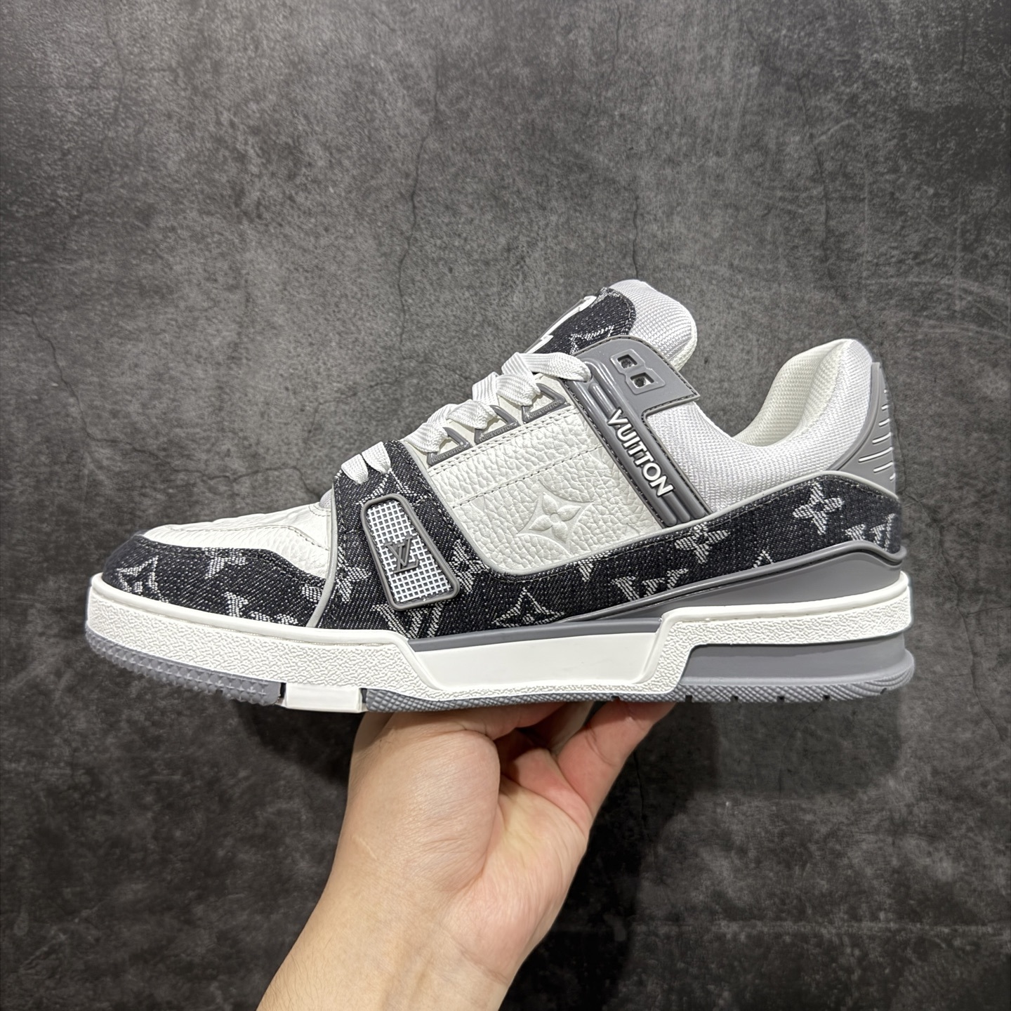 Louis Vuitton Trainer Sneaker T538003 | Outfitreps Spreadsheet