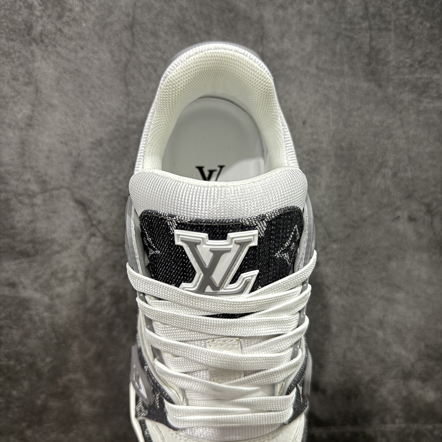 Louis Vuitton Trainer Sneaker T538003 | Outfitreps Spreadsheet