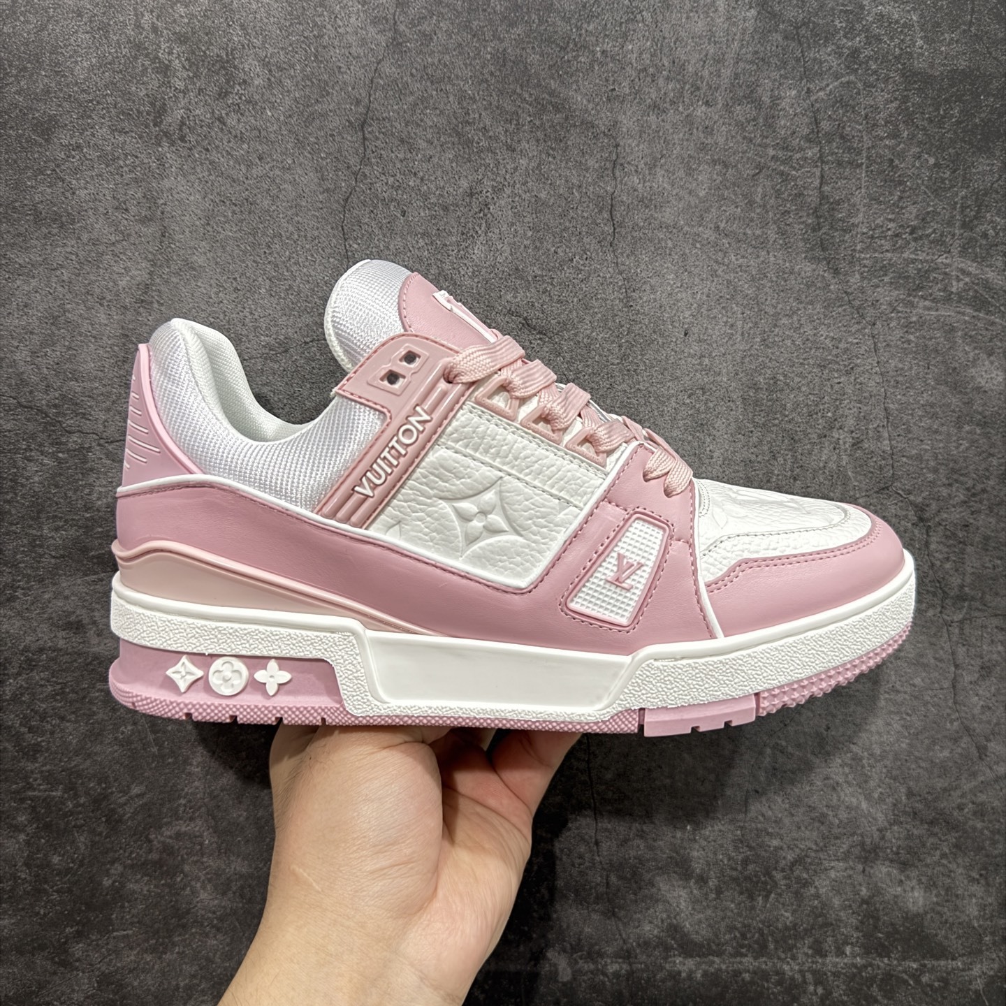 Louis Vuitton Trainer Sneaker T538005 | Outfitreps Spreadsheet
