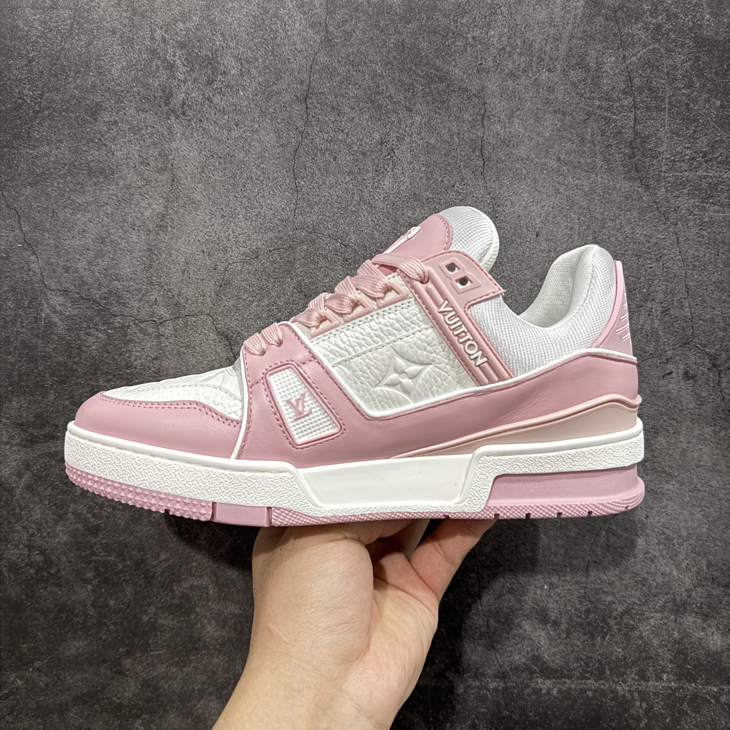 Louis Vuitton Trainer Sneaker T538005 | Outfitreps Spreadsheet