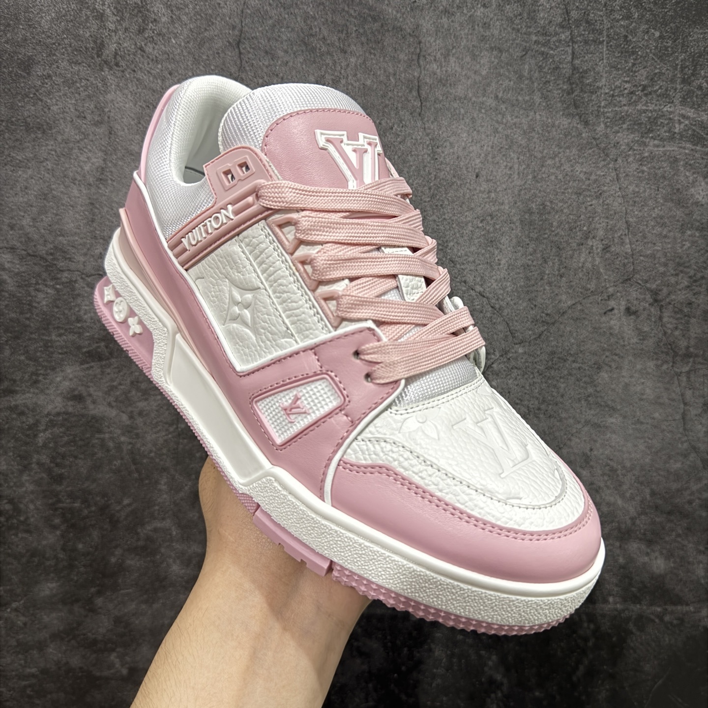 Louis Vuitton Trainer Sneaker T538005 | Outfitreps Spreadsheet