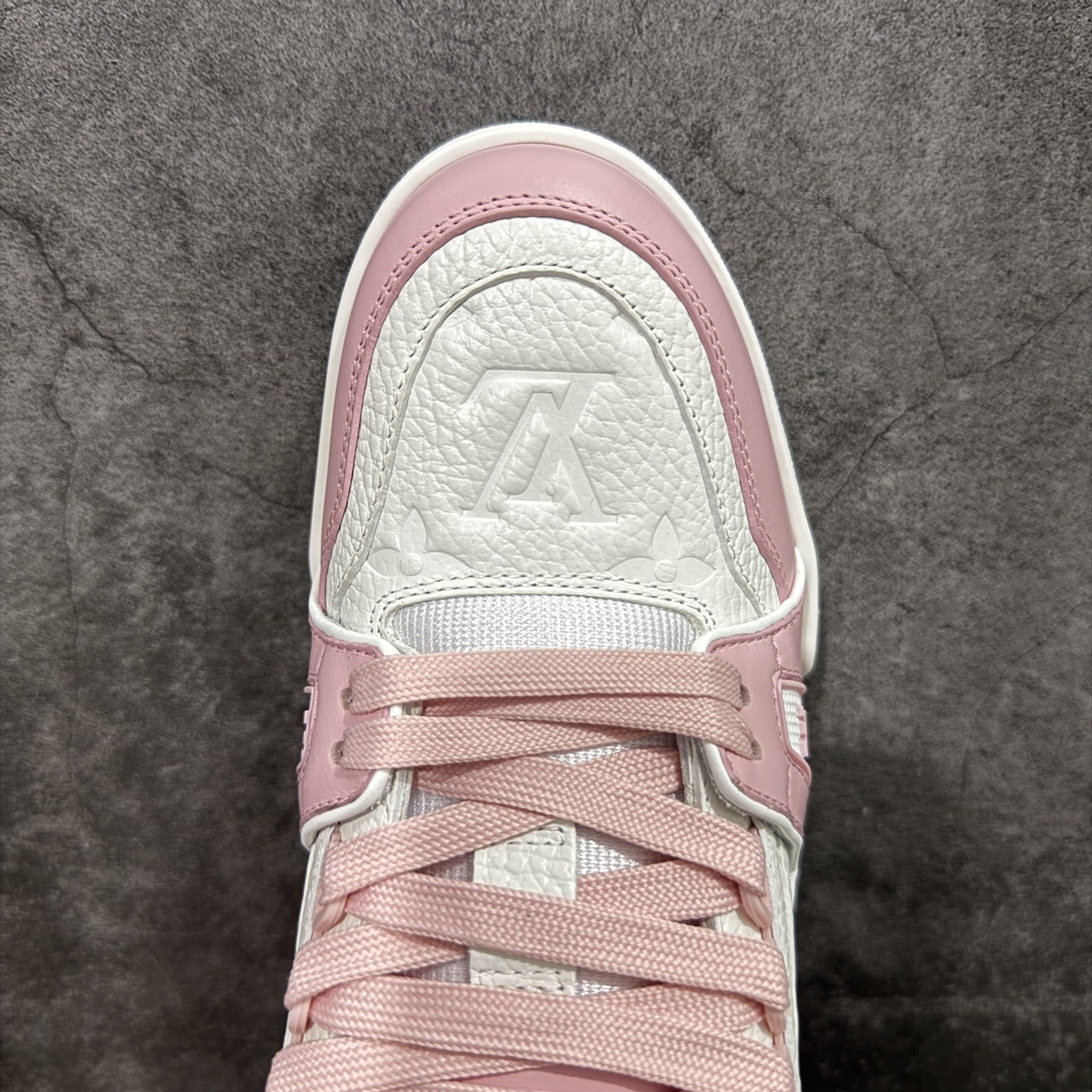 Louis Vuitton Trainer Sneaker T538005 | Outfitreps Spreadsheet