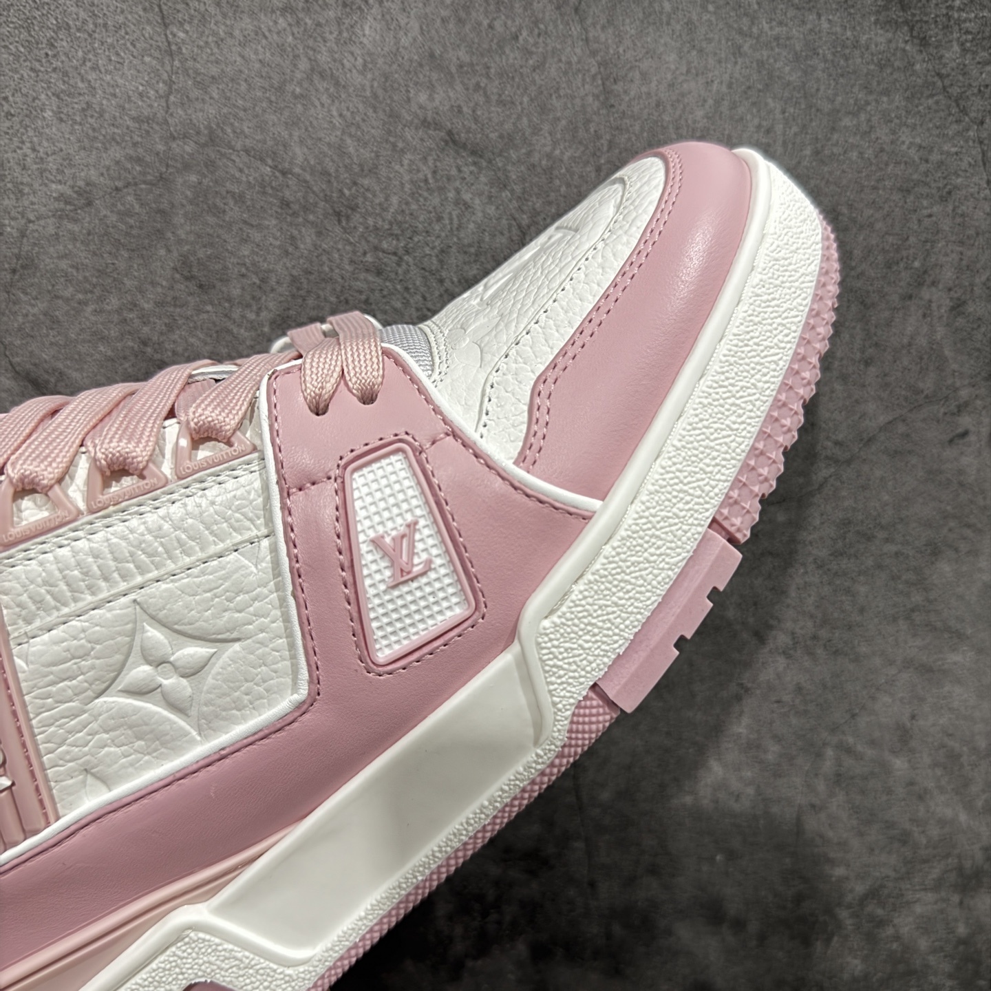 Louis Vuitton Trainer Sneaker T538005 | Outfitreps Spreadsheet