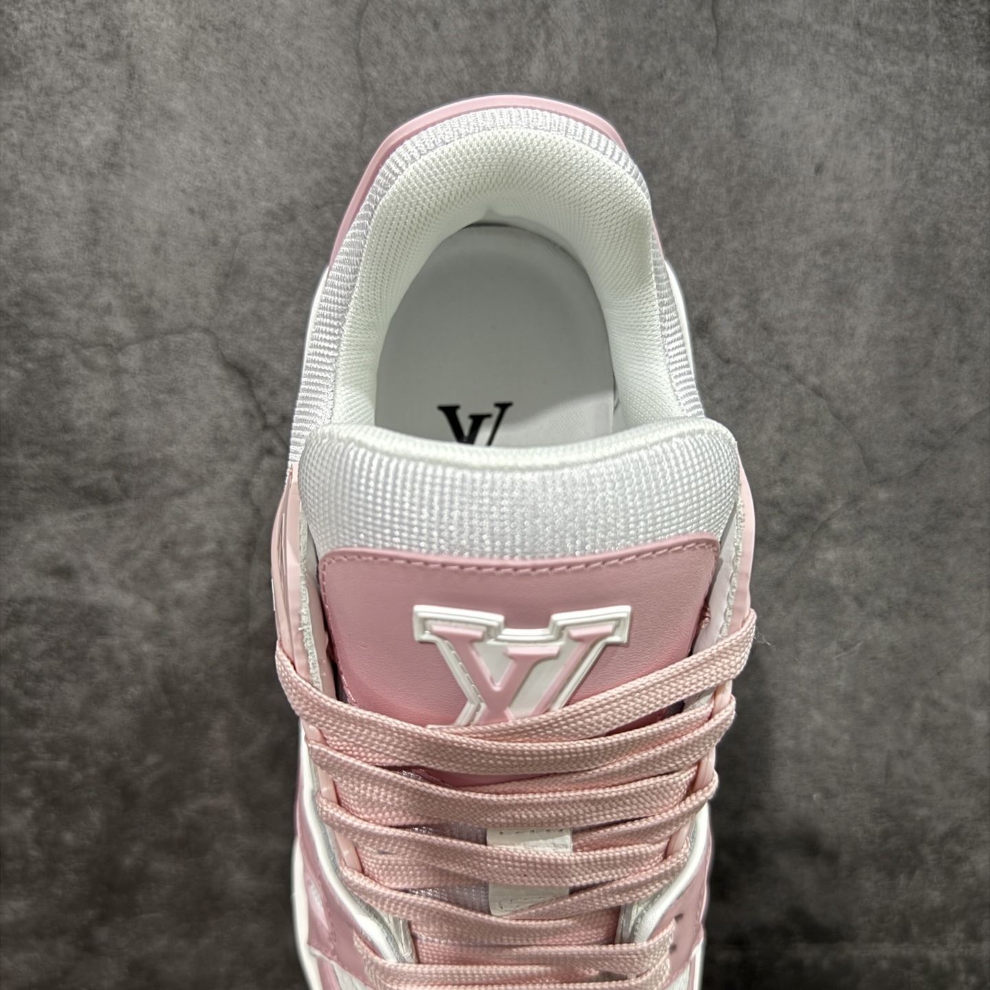 Louis Vuitton Trainer Sneaker T538005 | Outfitreps Spreadsheet