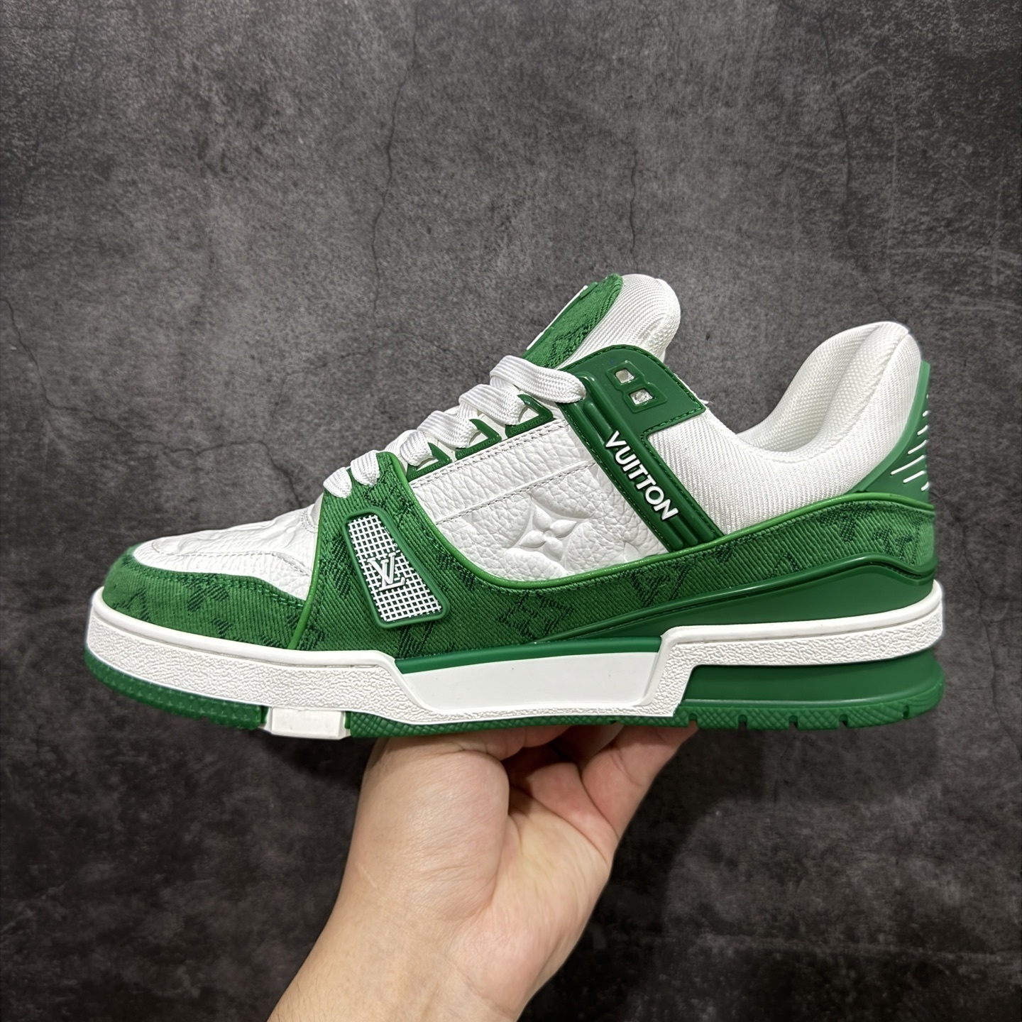 Louis Vuitton Trainer Sneaker T538009 | Outfitreps Spreadsheet