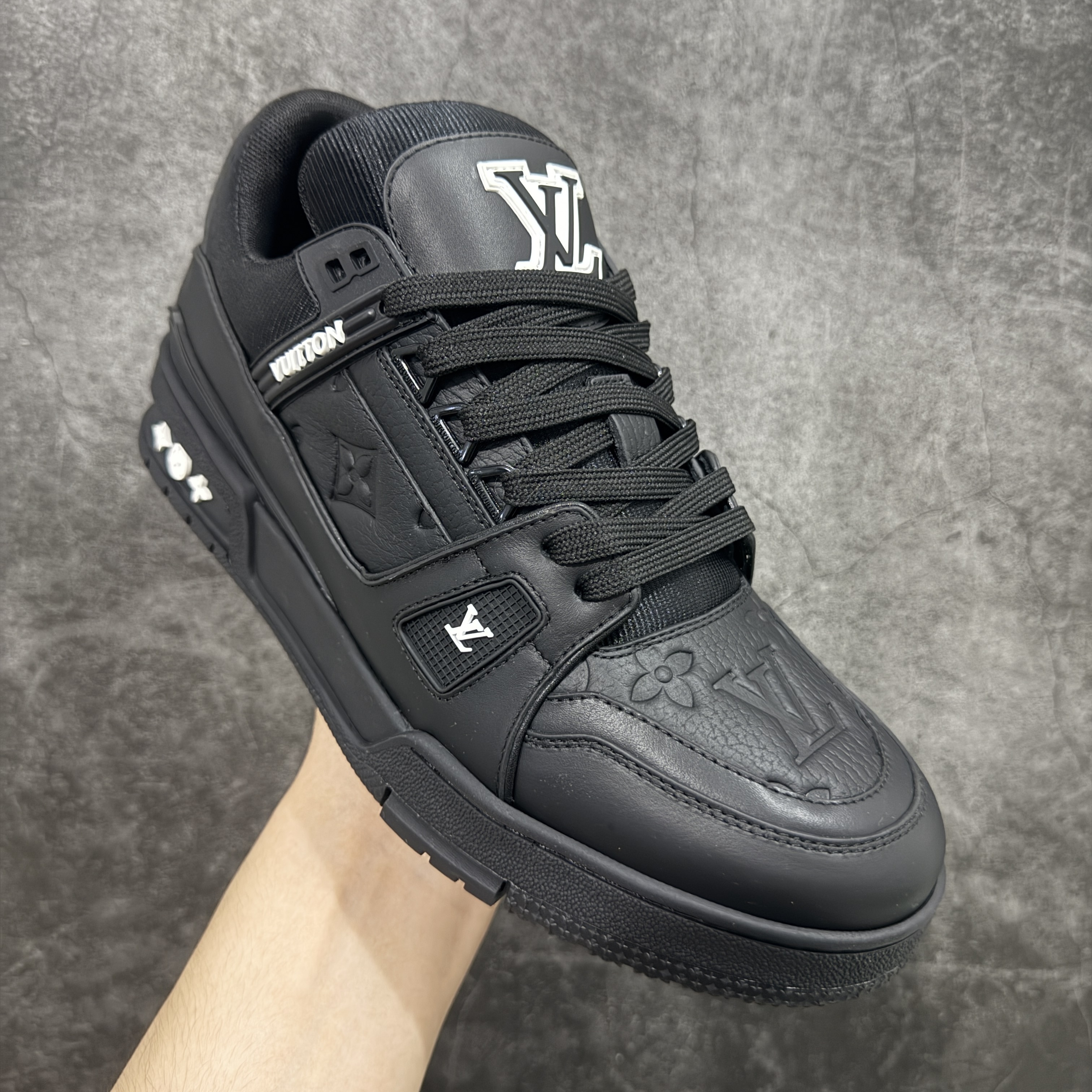 Louis Vuitton Trainer Sneaker T538007 | Outfitreps Spreadsheet