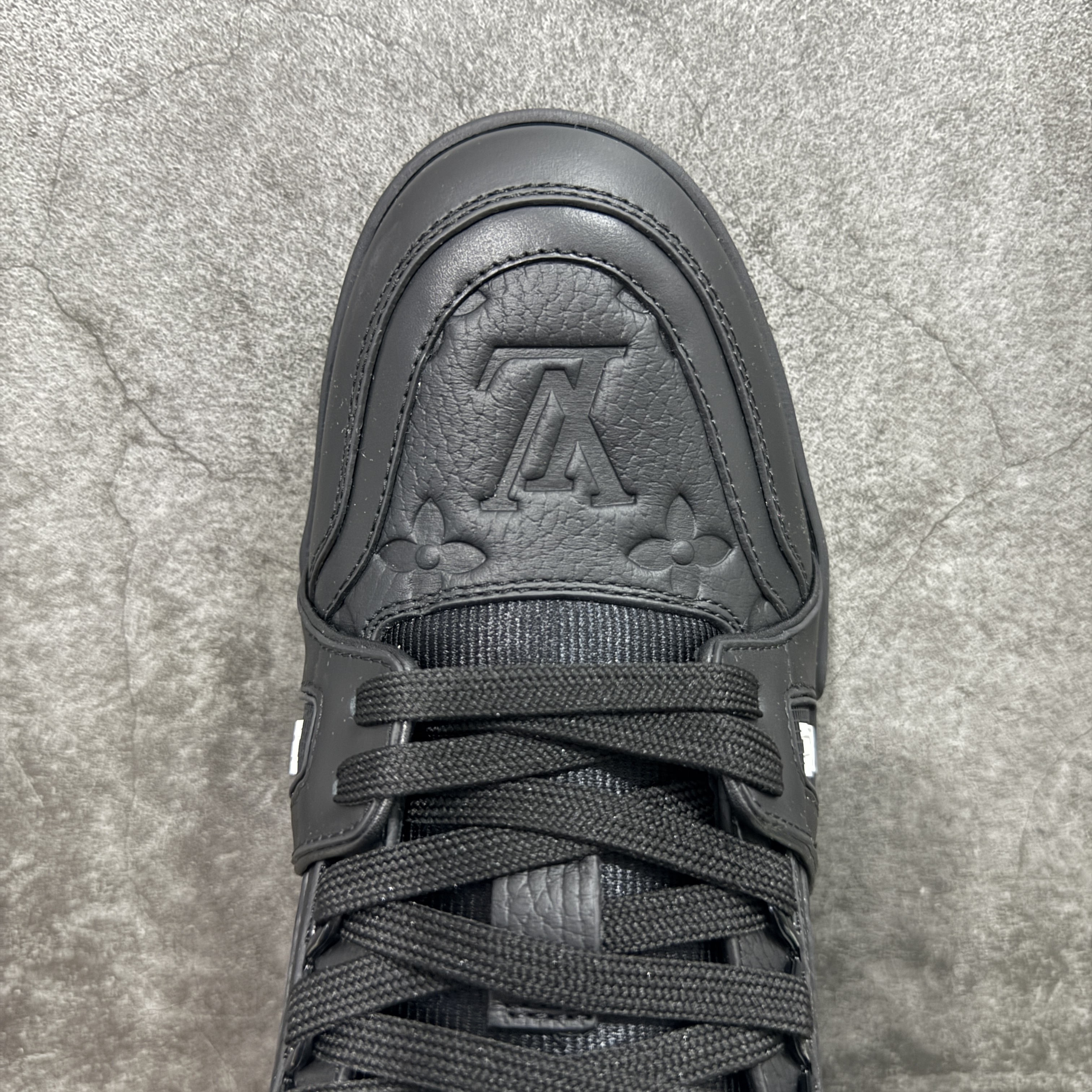 Louis Vuitton Trainer Sneaker T538007 | Outfitreps Spreadsheet