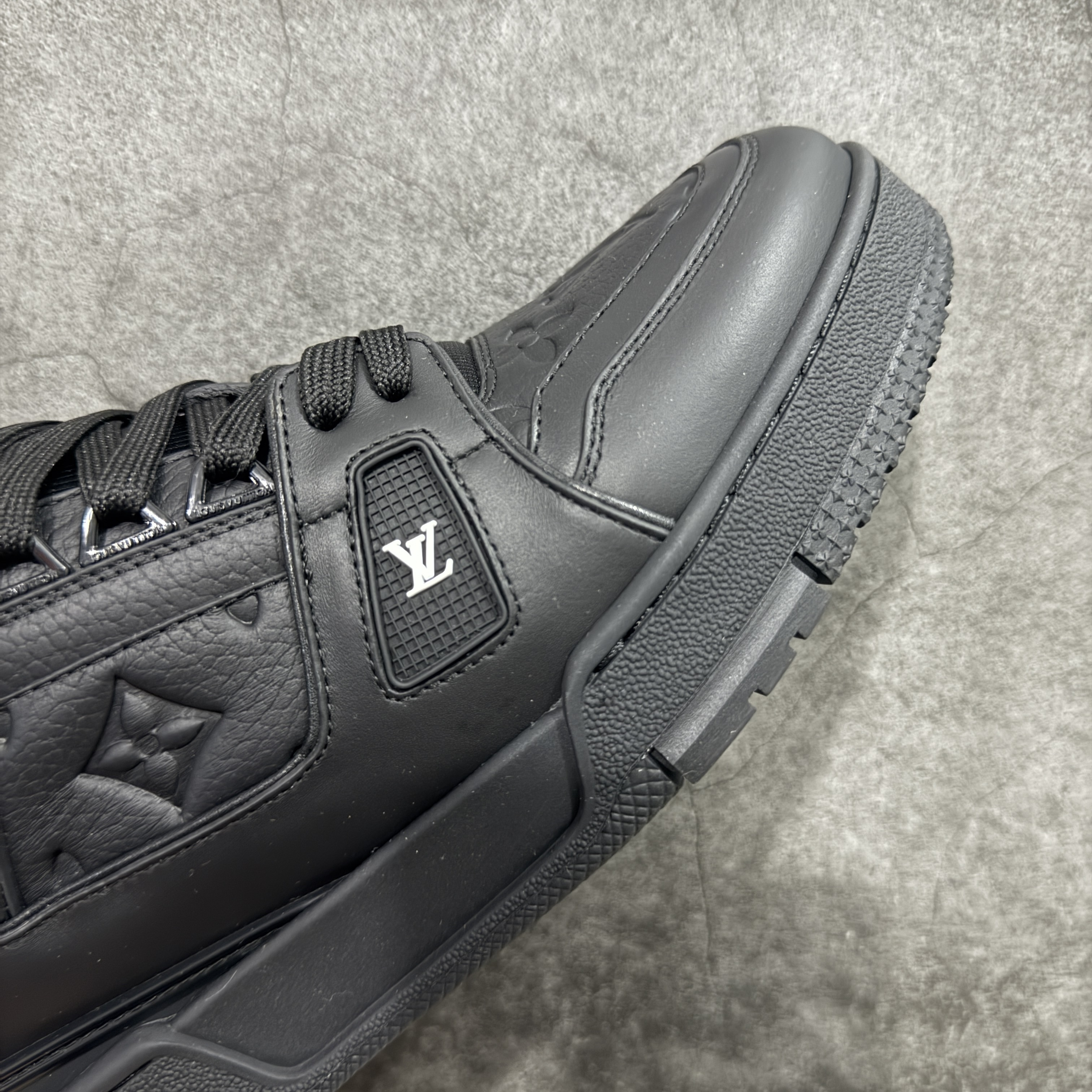 Louis Vuitton Trainer Sneaker T538007 | Outfitreps Spreadsheet