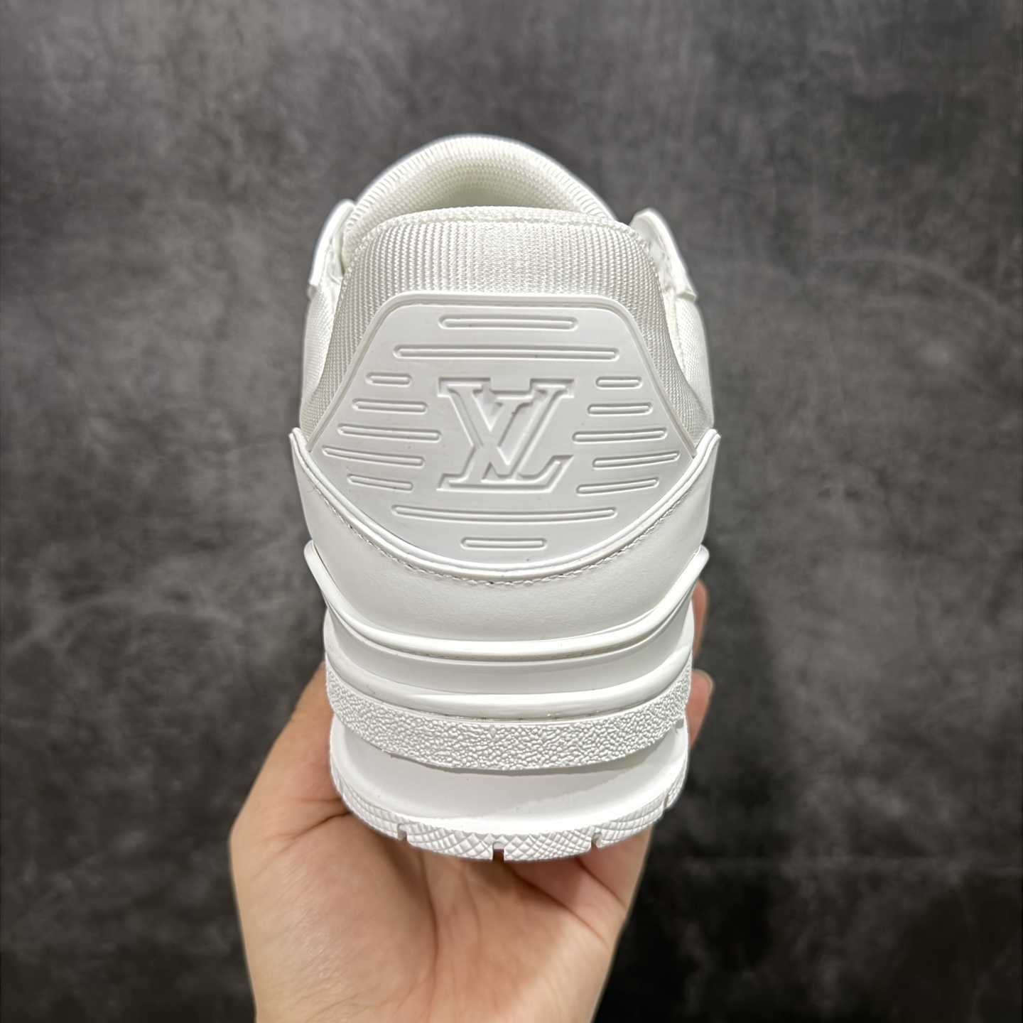 Louis Vuitton Trainer Sneaker T538008 | Outfitreps Spreadsheet
