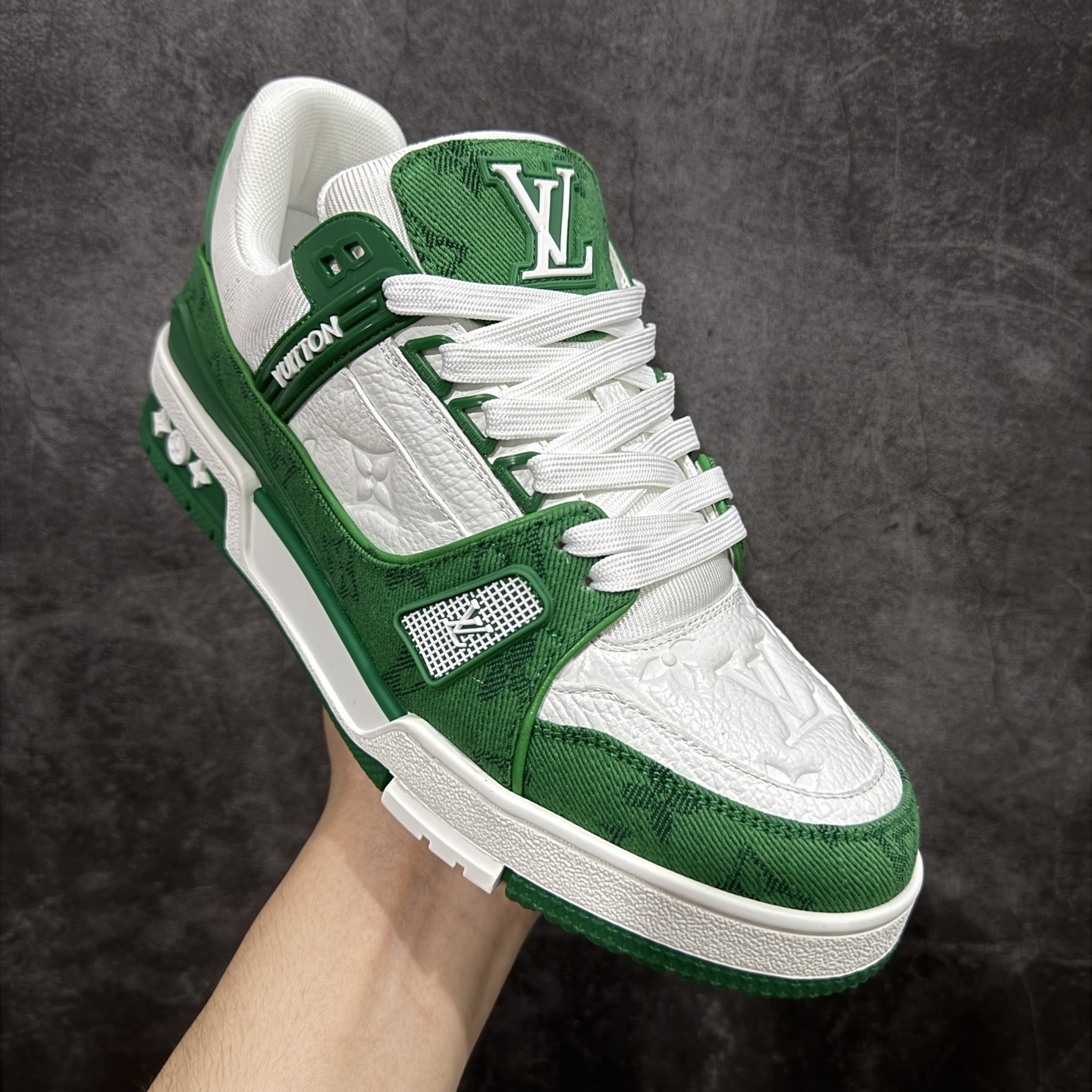 Louis Vuitton Trainer Sneaker T538009 | Outfitreps Spreadsheet