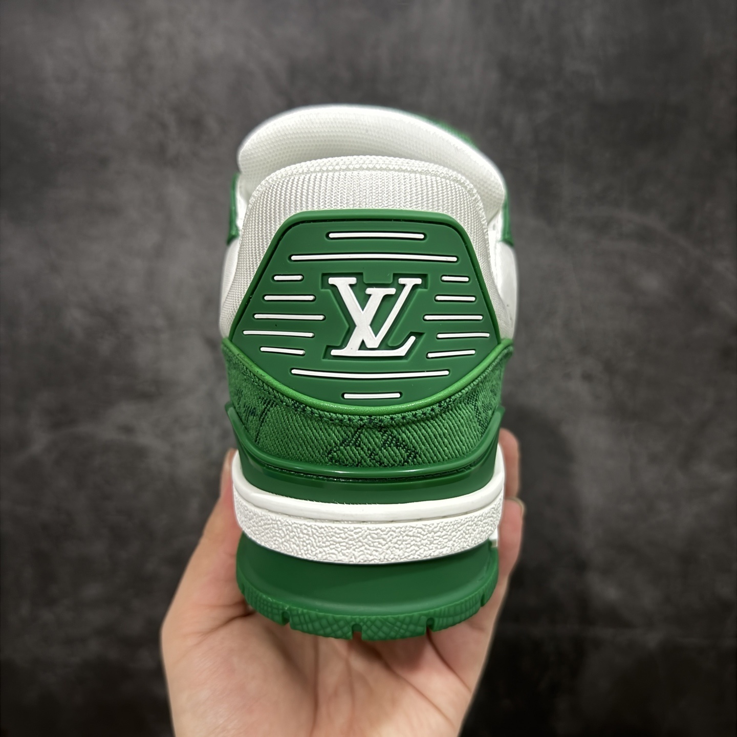 Louis Vuitton Trainer Sneaker T538009 | Outfitreps Spreadsheet