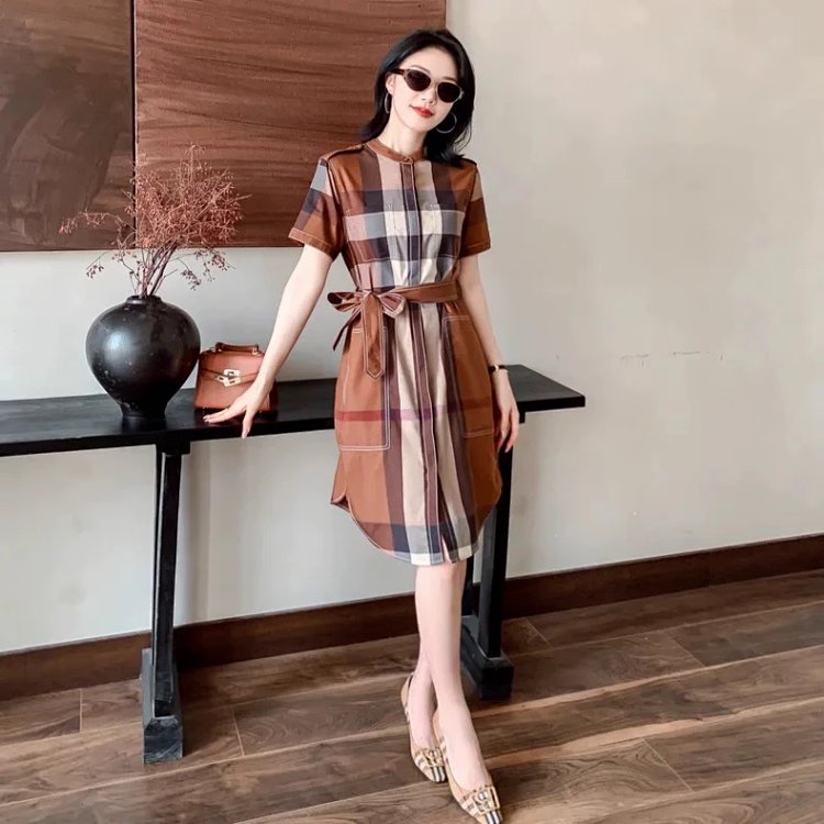 Burberry British style casual mid length shirt skirt with floral patterns | Outfitreps Spreadsheet