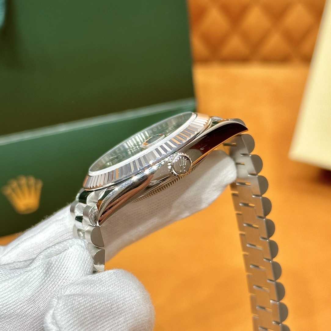Old watch m228239-0033