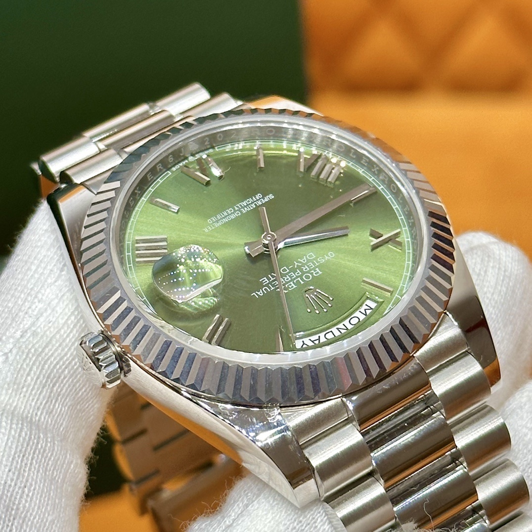 Old watch m228239-0033