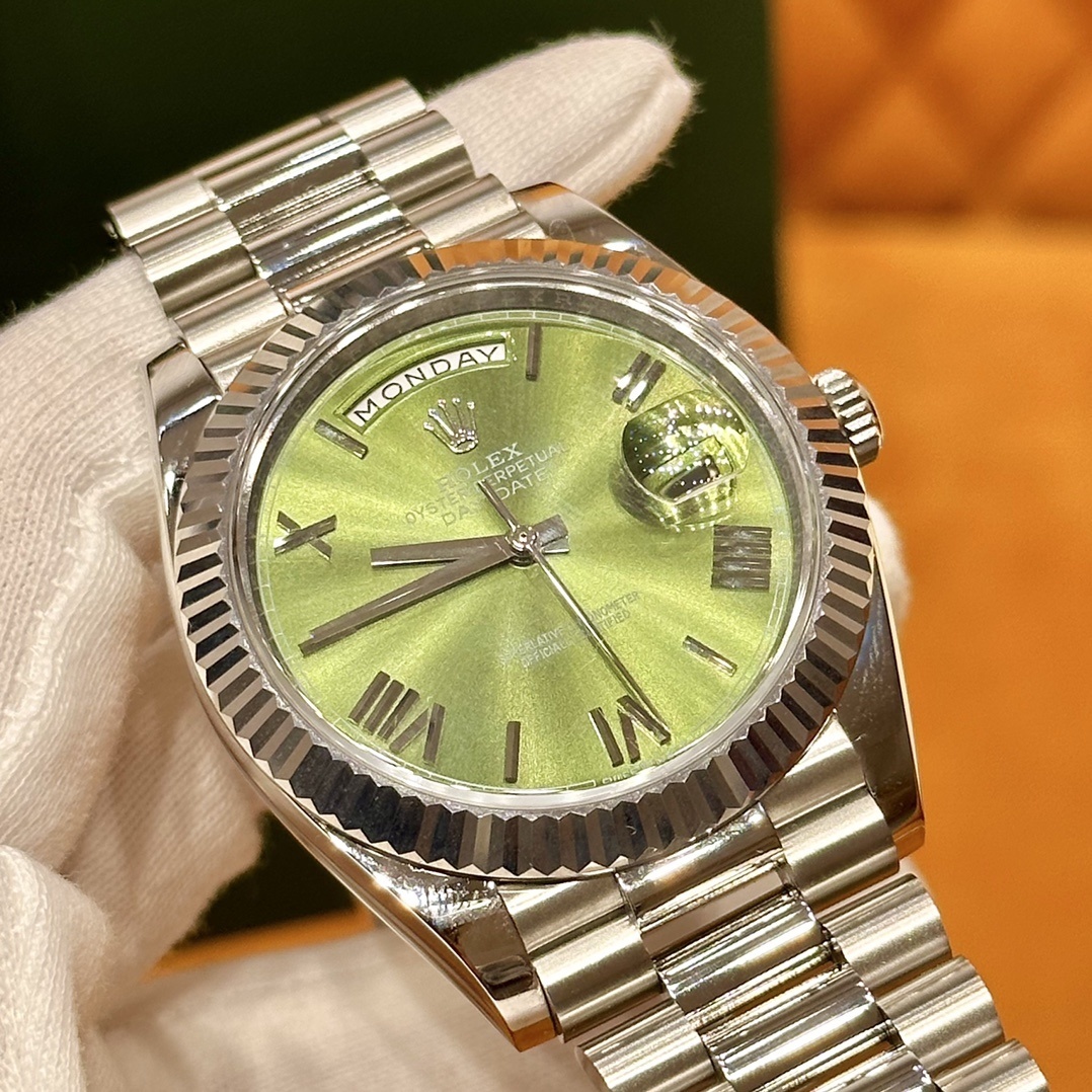 Old watch m228239-0033