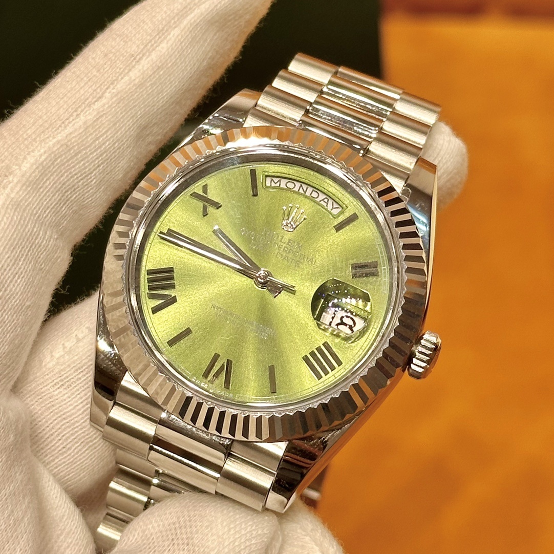 Old watch m228239-0033