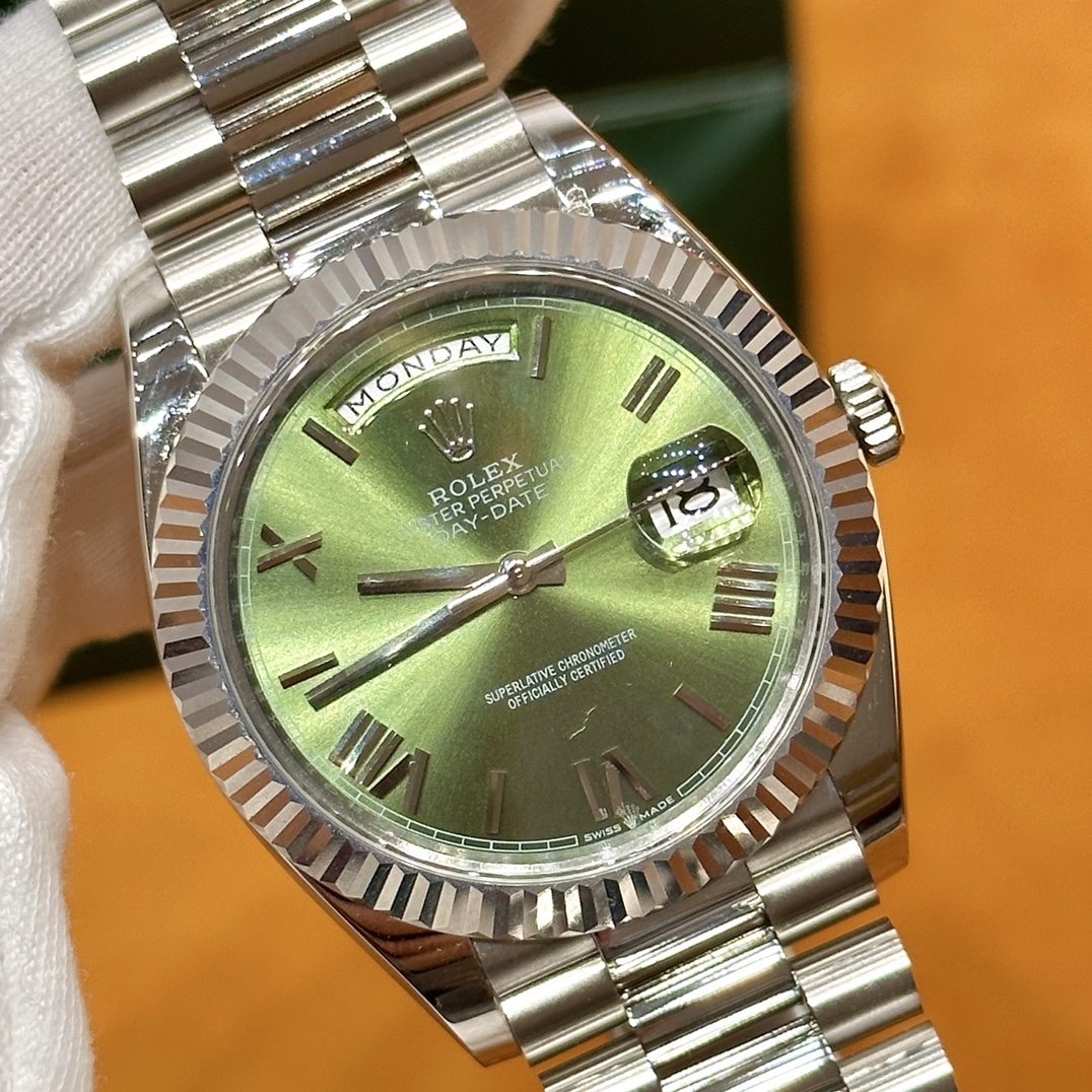 Old watch m228239-0033
