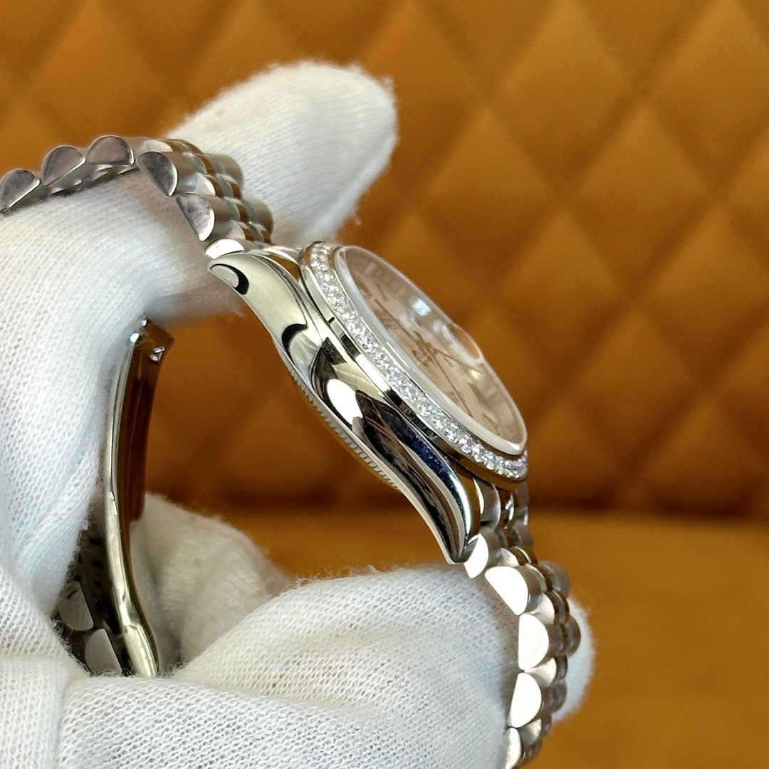 Old watch m126284rbr-0014