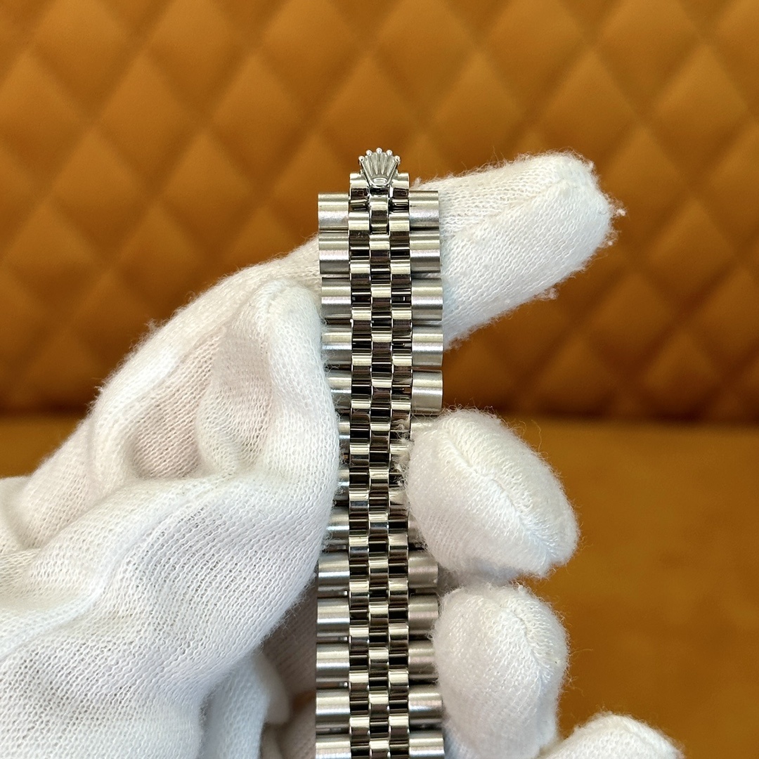 Old watch m126284rbr-0014