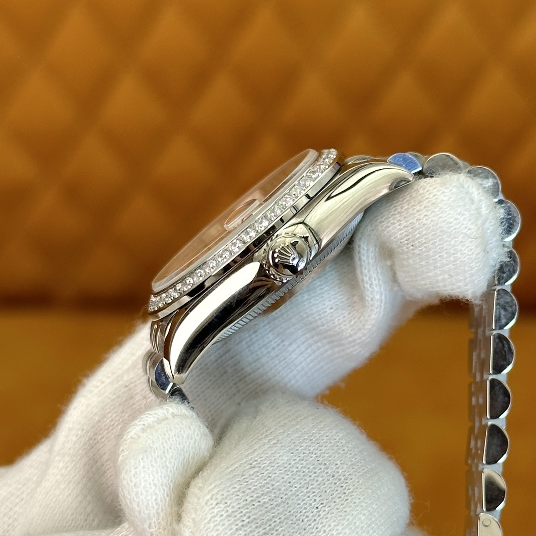 Old watch m126284rbr-0014