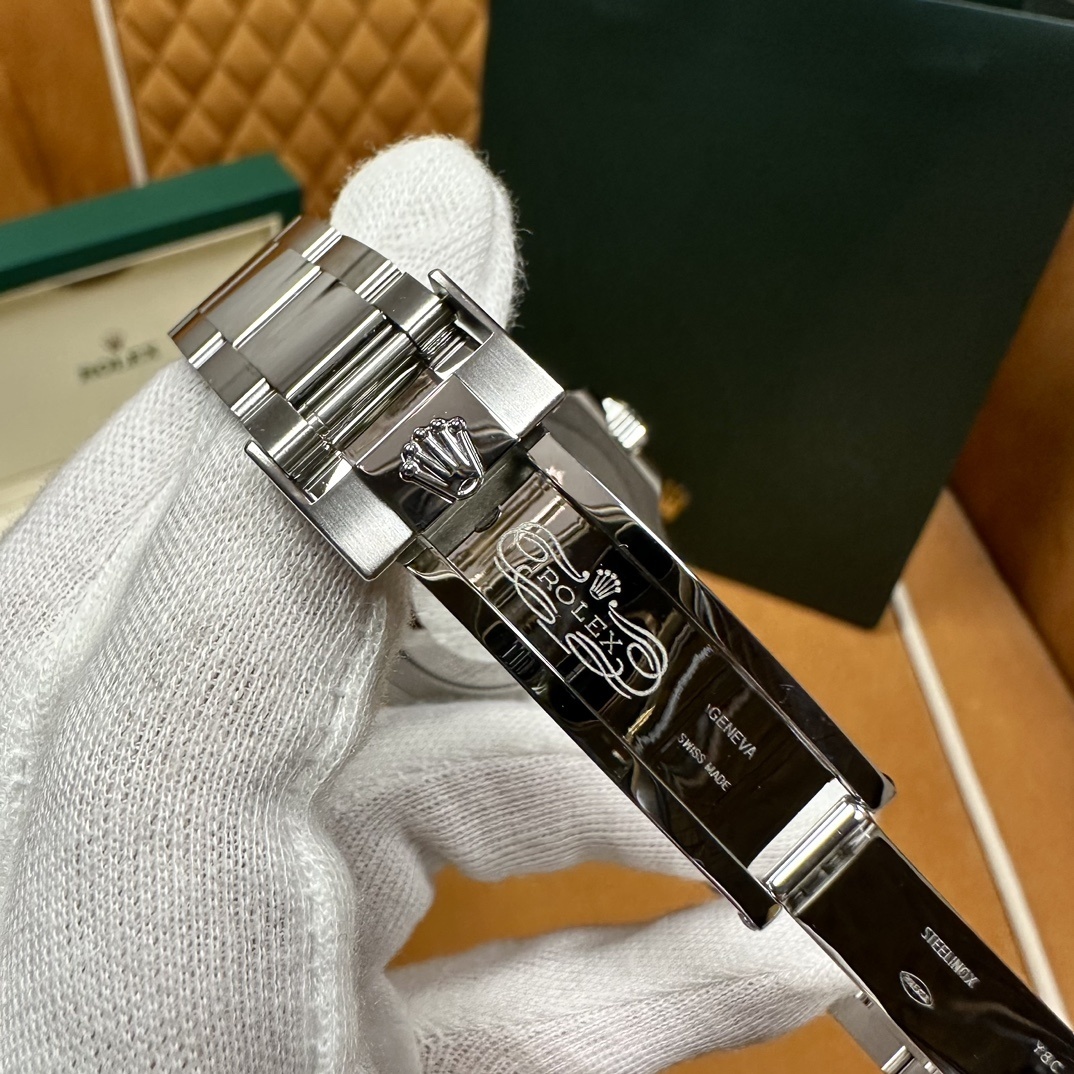Old watch m126710blnr-0003