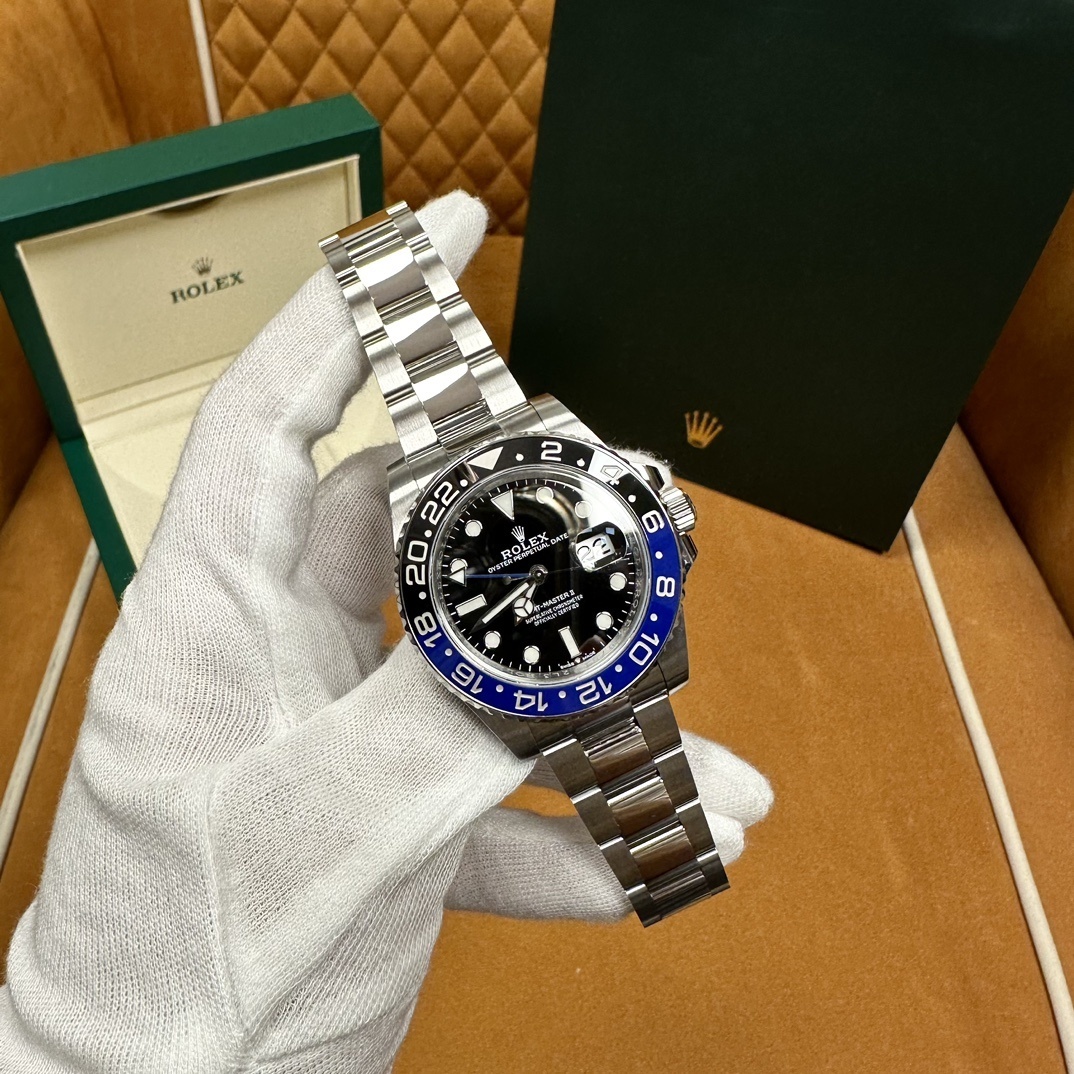 Old watch m126710blnr-0003