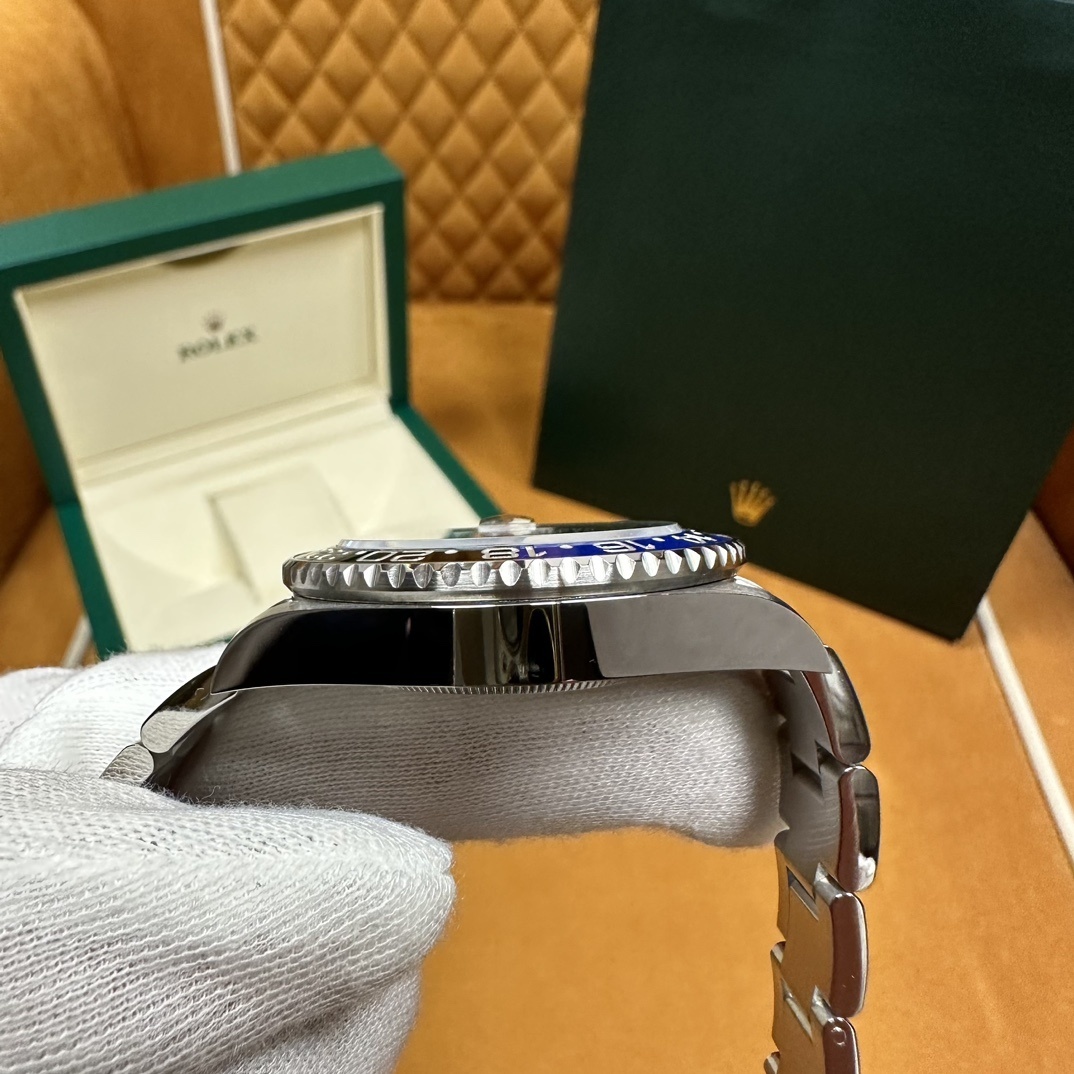 Old watch m126710blnr-0003