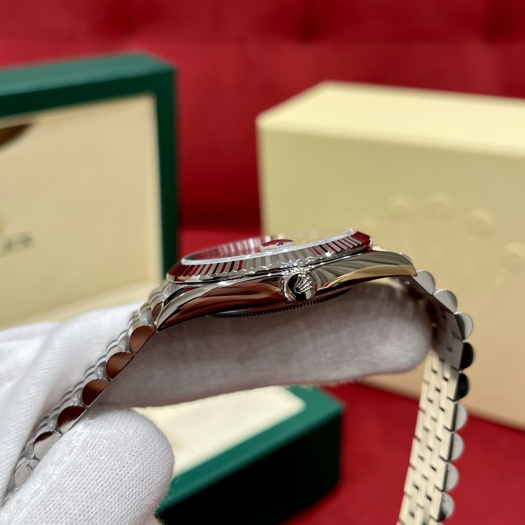 Old watch m126334-0002