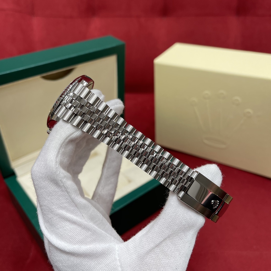 Old watch m126334-0002